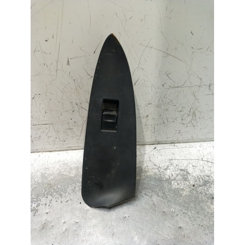 Recambio de mando elevalunas delantero derecho para toyota rav 4 iii (_a3_) 2.2 d 4wd (ala30_) referencia OEM IAM   