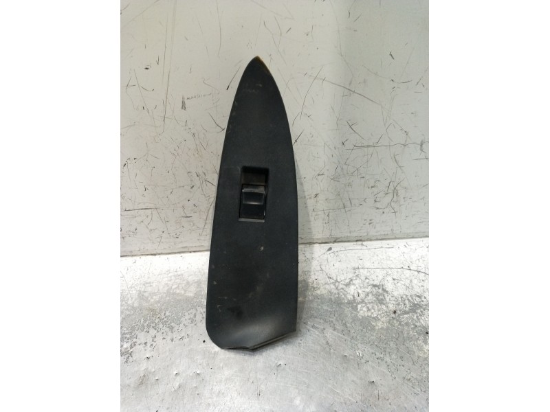 Recambio de mando elevalunas delantero derecho para toyota rav 4 iii (_a3_) 2.2 d 4wd (ala30_) referencia OEM IAM   