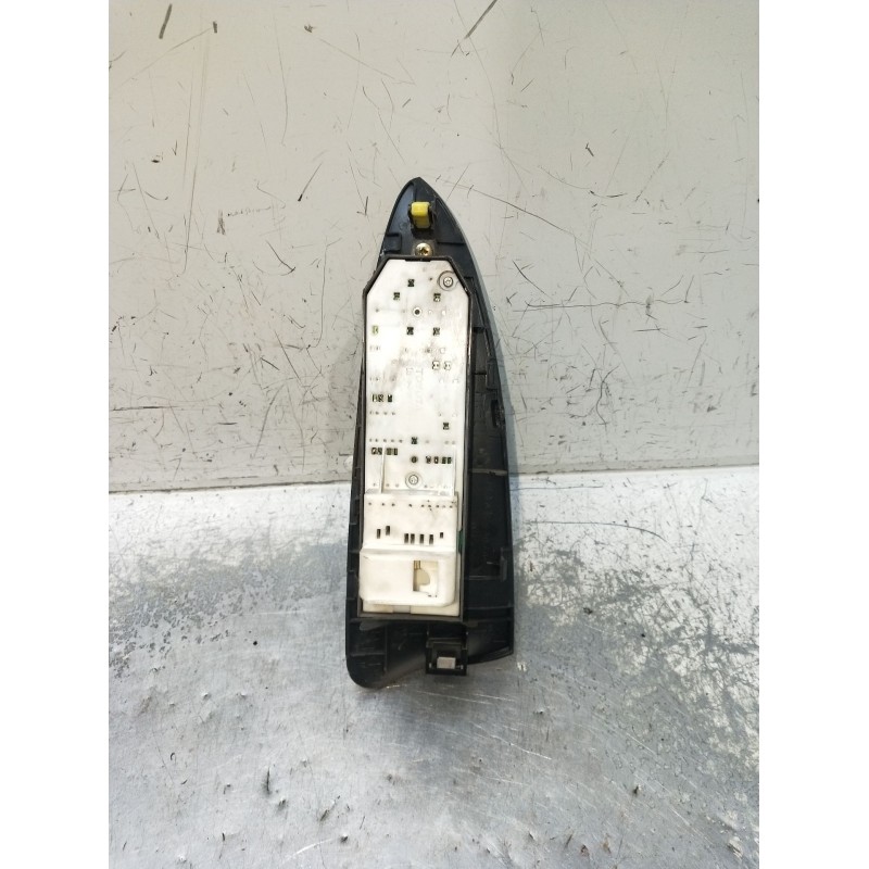 Recambio de mando elevalunas delantero izquierdo para toyota rav 4 iii (_a3_) 2.2 d 4wd (ala30_) referencia OEM IAM  5P 