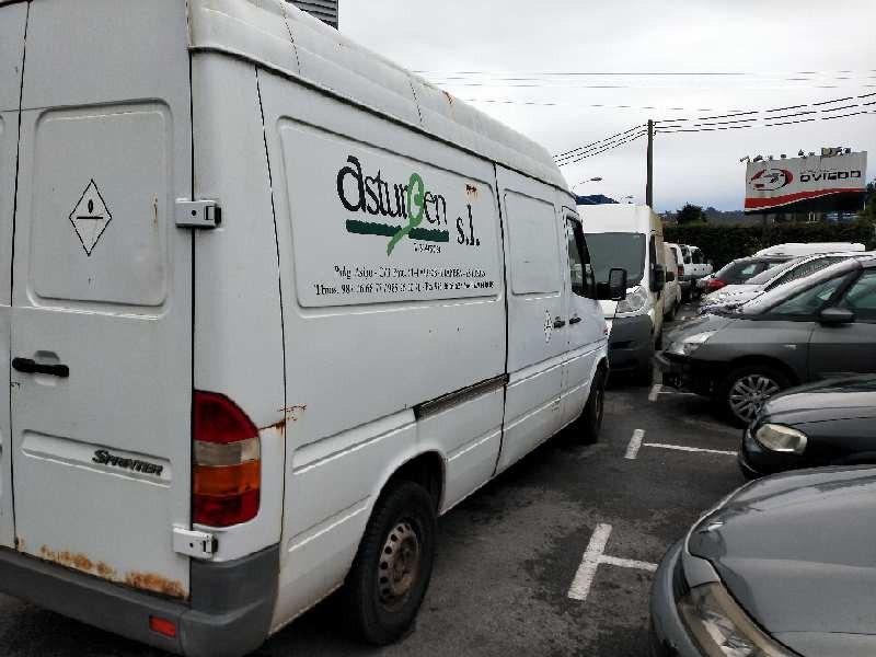 mercedes sprinter 02.00  caja cerrada del año 2000