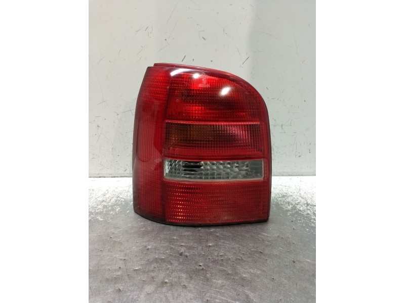 Recambio de piloto trasero izquierdo para audi a4 b5 avant (8d5) s4 quattro referencia OEM IAM   