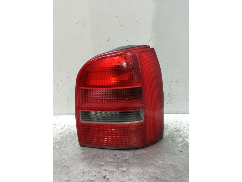 Recambio de piloto trasero derecho para audi a4 b5 avant (8d5) s4 quattro referencia OEM IAM   