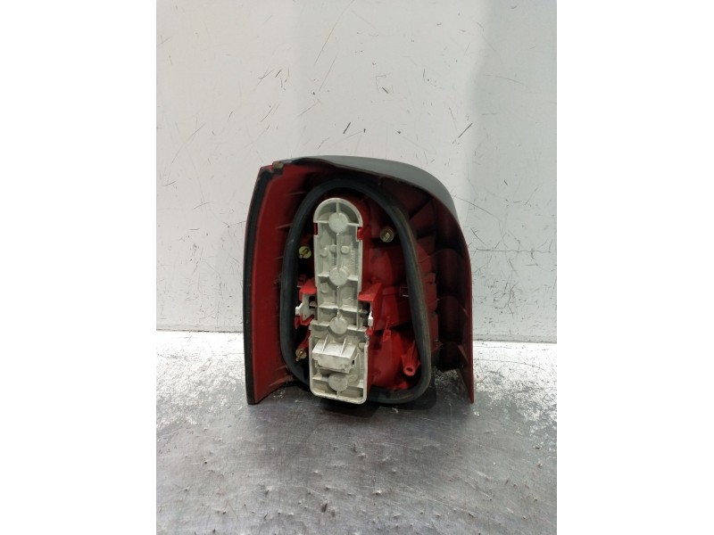 Recambio de piloto trasero derecho para audi a4 b5 avant (8d5) s4 quattro referencia OEM IAM   