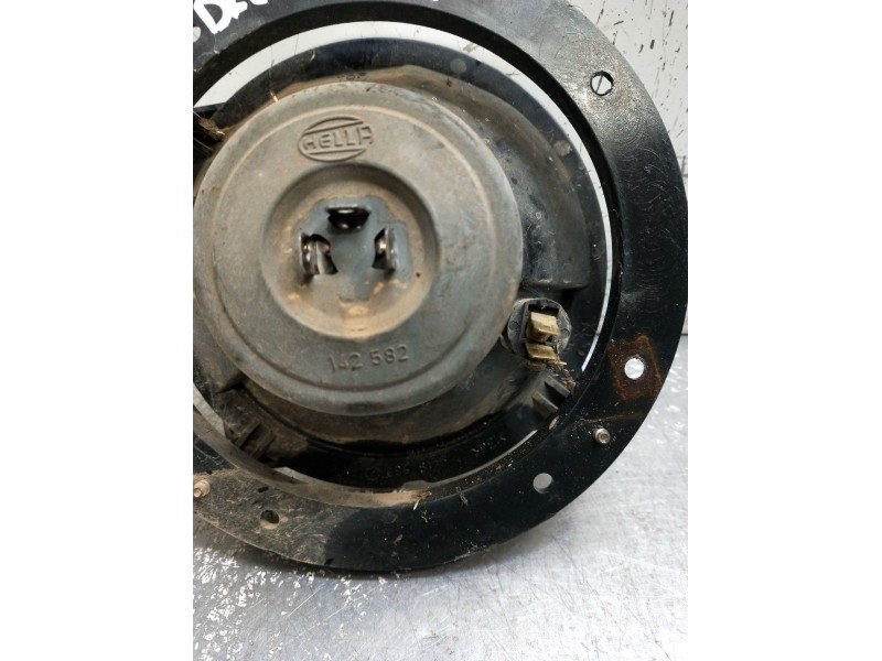 Recambio de faro izquierdo para santana 300/350 2.0 tdi 4x4 referencia OEM IAM   