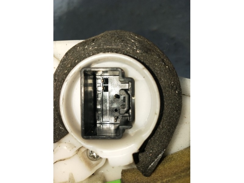 Recambio de motor cierre centralizado trasero izquierdo para mazda 3 lim. (bl) luxury referencia OEM IAM  5P 