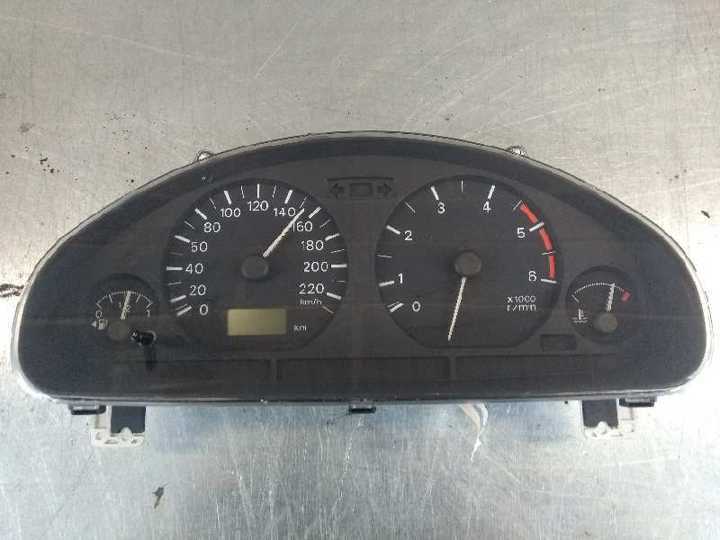 Recambio de cuadro instrumentos para mitsubishi space star (dg0) 1.9 di-d cat referencia OEM IAM MR480209 216539116B 2573201840