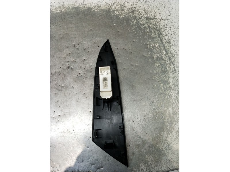 Recambio de mando elevalunas delantero derecho para mazda 3 lim. (bl) luxury referencia OEM IAM BBP366370B 5P 