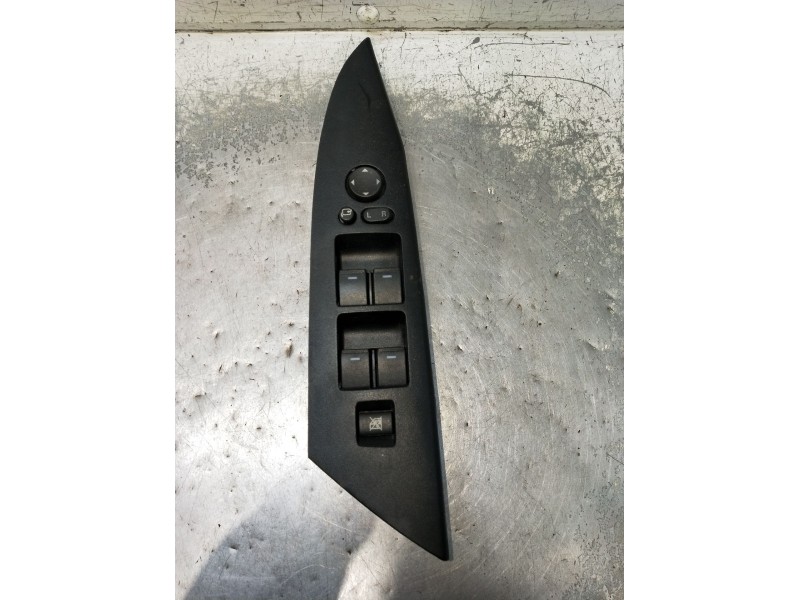 Recambio de mando elevalunas delantero izquierdo para mazda 3 lim. (bl) luxury referencia OEM IAM BCD166350B 5P 