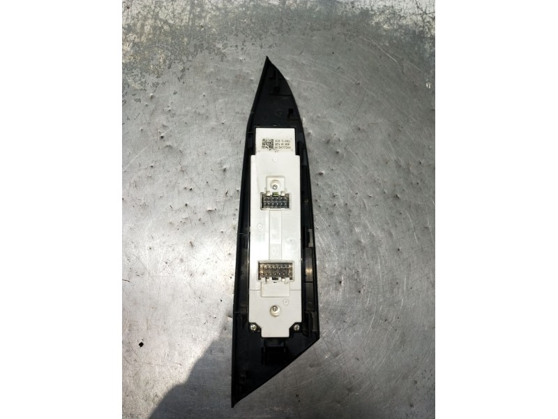 Recambio de mando elevalunas delantero izquierdo para mazda 3 lim. (bl) luxury referencia OEM IAM BCD166350B 5P 