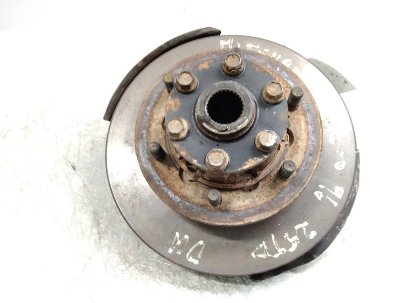 Recambio de mangueta delantera derecha para mitsubishi l 200 (k6/7) 2500 td glx (4-ptas.) referencia OEM IAM   