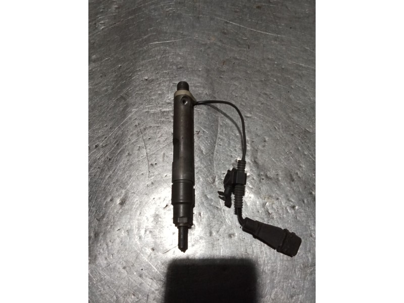 Recambio de inyector para seat leon (1m1) signo referencia OEM IAM 0432193694 028130202Q BOSCH