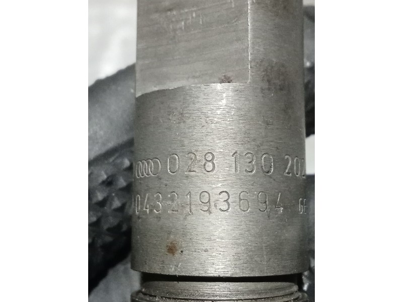 Recambio de inyector para seat leon (1m1) signo referencia OEM IAM 0432193694 028130202Q BOSCH