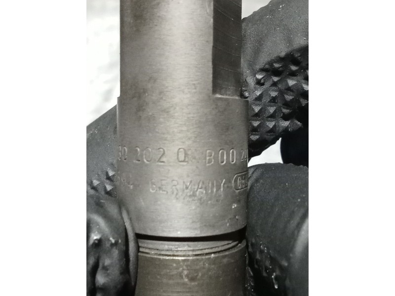 Recambio de inyector para seat leon (1m1) signo referencia OEM IAM 0432193694 028130202Q BOSCH