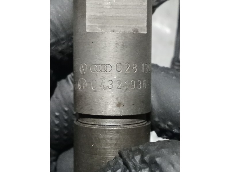 Recambio de inyector para seat leon (1m1) signo referencia OEM IAM 0432193694 028130202Q BOSCH