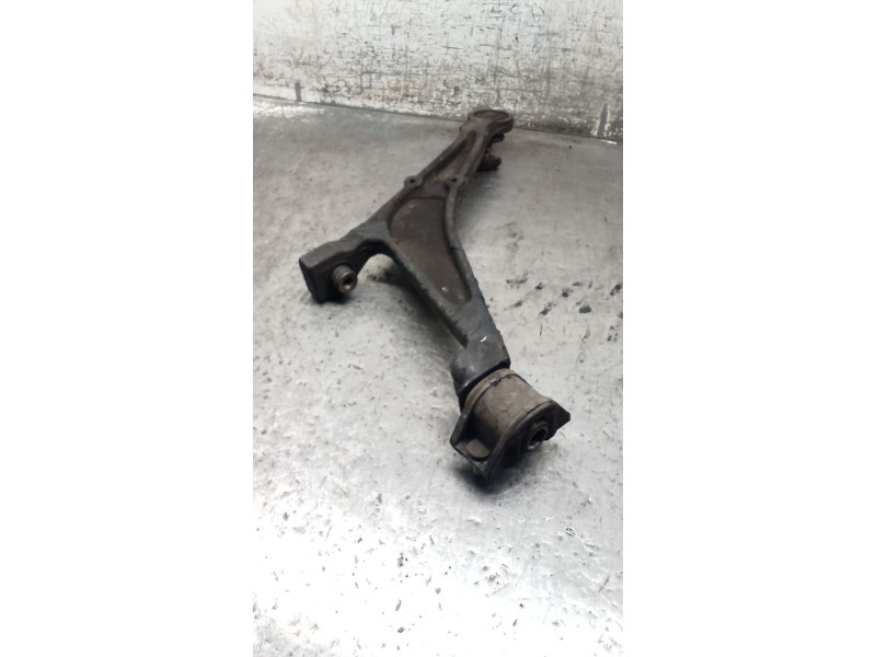 Recambio de brazo suspension inferior delantero izquierdo para citroën saxo (s0, s1) 1.5 d referencia OEM IAM   