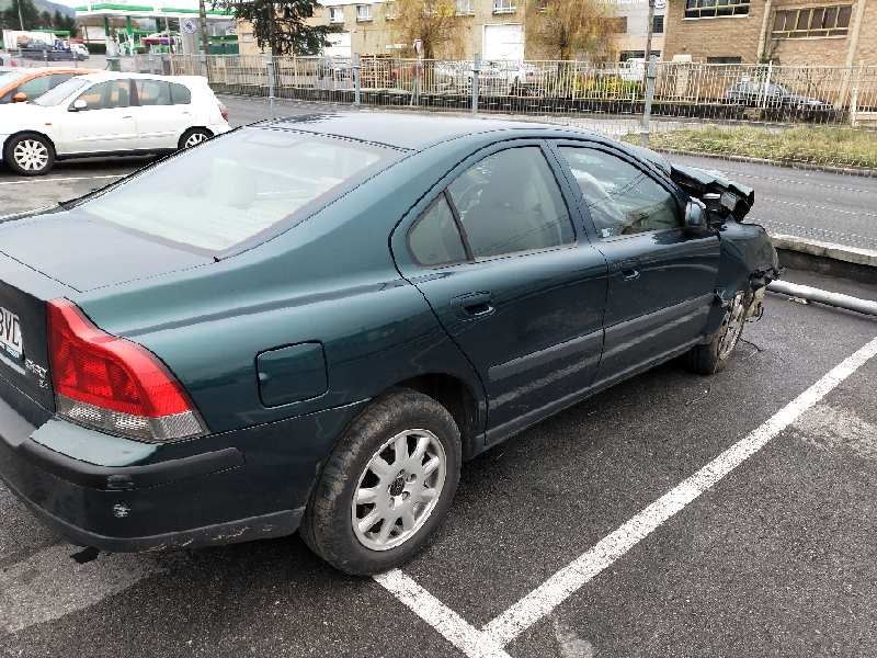 volvo s60 berlina del año 2002
