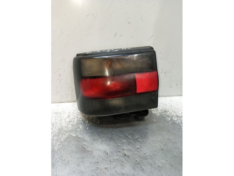 Recambio de piloto trasero izquierdo para renault 19 ii (b/c53_) 1.4 referencia OEM IAM   