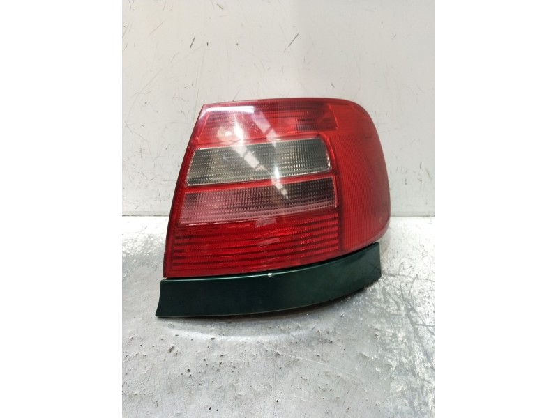 Recambio de piloto trasero derecho para audi a4 b5 (8d2) 1.9 tdi referencia OEM IAM   