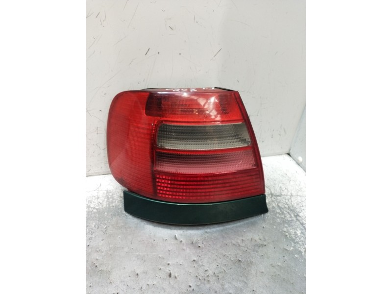 Recambio de piloto trasero izquierdo para audi a4 b5 (8d2) 1.9 tdi referencia OEM IAM   