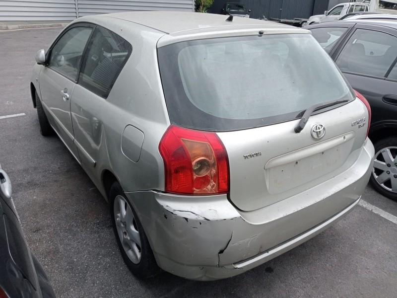 toyota corolla (_e12_) del año 2006