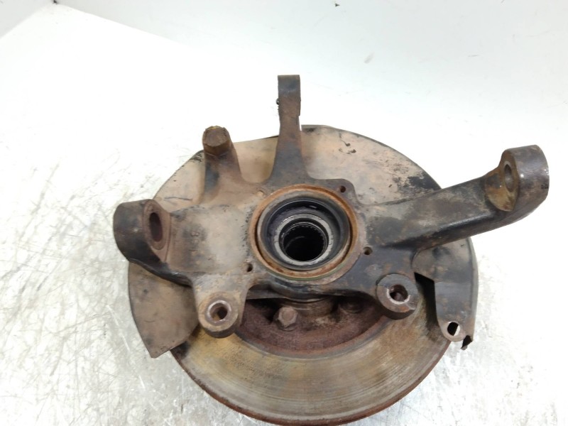 Recambio de mangueta delantera derecha para mitsubishi montero (l040) 2500 td (4-ptas.) referencia OEM IAM   