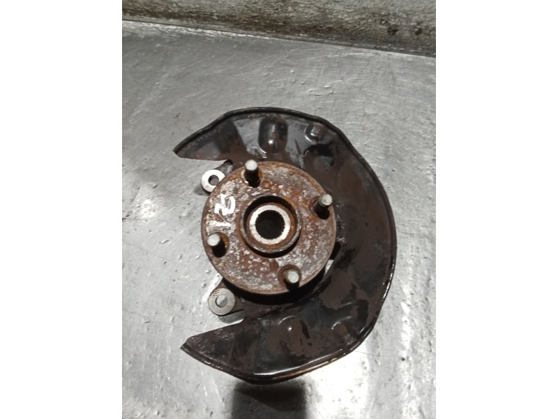 Recambio de mangueta delantera izquierda para toyota corolla (_e12_) 1.4 d (nde120_) referencia OEM IAM   