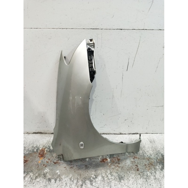 Recambio de aleta delantera derecha para toyota corolla (_e12_) 1.4 d (nde120_) referencia OEM IAM   