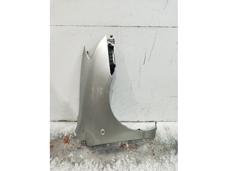 Recambio de aleta delantera derecha para toyota corolla (_e12_) 1.4 d (nde120_) referencia OEM IAM   