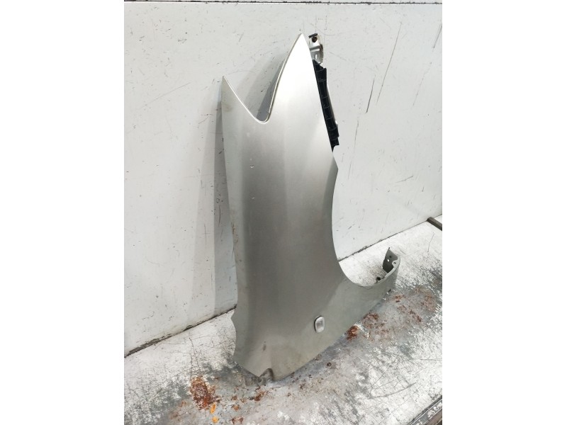 Recambio de aleta delantera derecha para toyota corolla (_e12_) 1.4 d (nde120_) referencia OEM IAM   