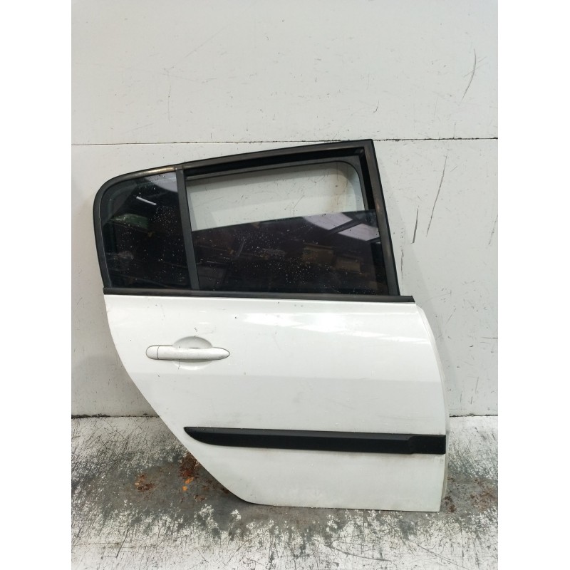 Recambio de puerta trasera derecha para renault megane ii (bm0/1_, cm0/1_) 1.5 dci (bm1e, cm1e) referencia OEM IAM  5P 