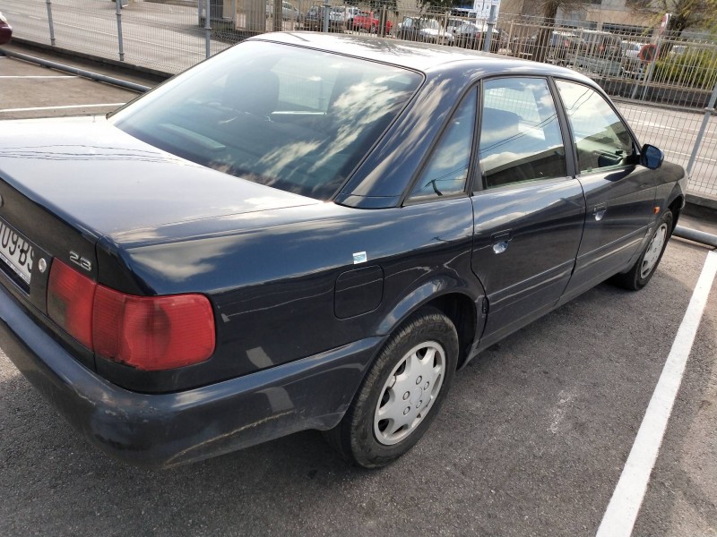 audi a6 berlina (c4) del año 1996