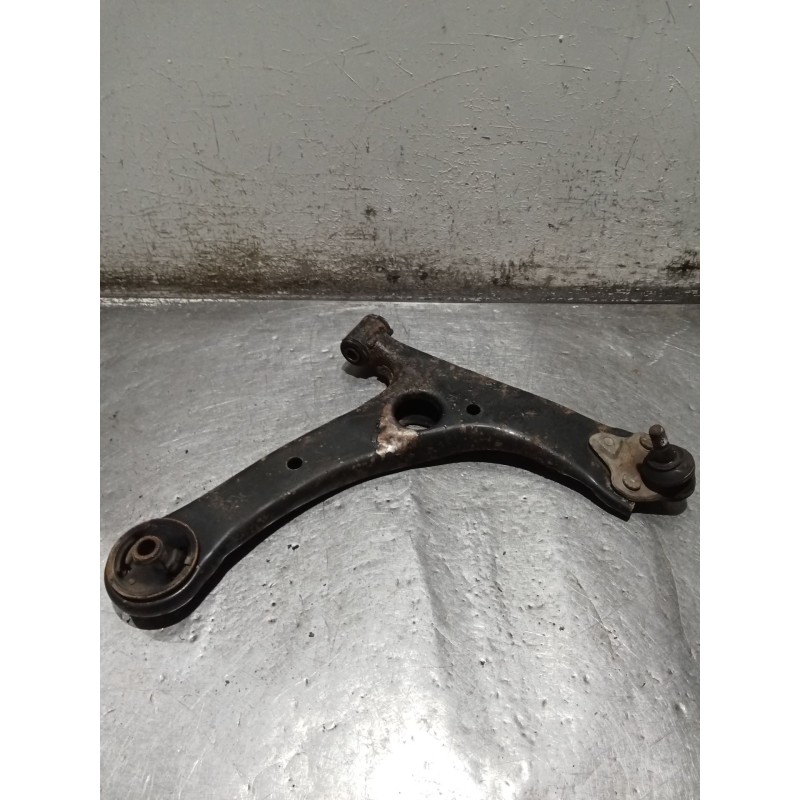 Recambio de brazo suspension superior delantero derecho para toyota corolla (_e12_) 1.4 d (nde120_) referencia OEM IAM   