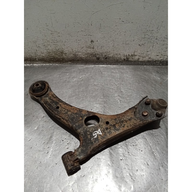 Recambio de brazo suspension superior delantero derecho para toyota corolla (_e12_) 1.4 d (nde120_) referencia OEM IAM   