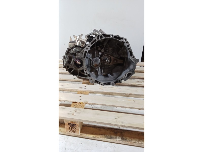 Recambio de caja cambios para toyota corolla (_e12_) 1.4 d (nde120_) referencia OEM IAM P060710832 5V 