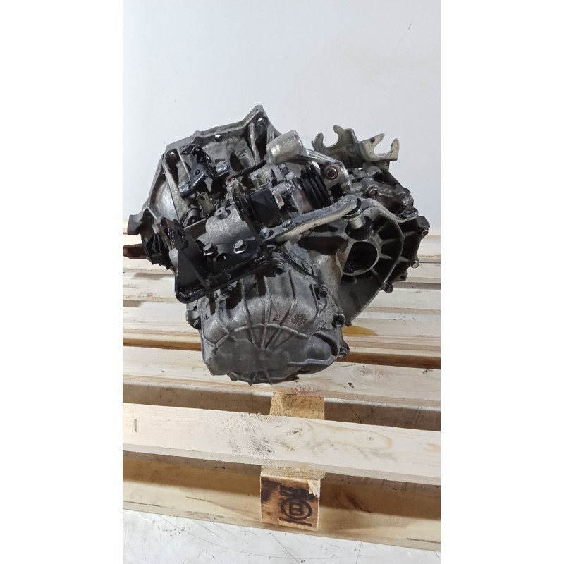 Recambio de caja cambios para toyota corolla (_e12_) 1.4 d (nde120_) referencia OEM IAM P060710832 5V 