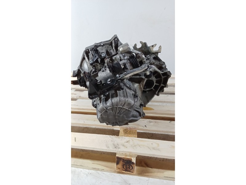 Recambio de caja cambios para toyota corolla (_e12_) 1.4 d (nde120_) referencia OEM IAM P060710832 5V 