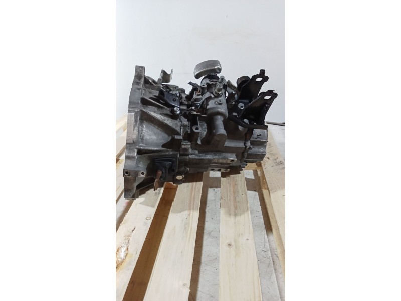 Recambio de caja cambios para toyota corolla (_e12_) 1.4 d (nde120_) referencia OEM IAM P060710832 5V 