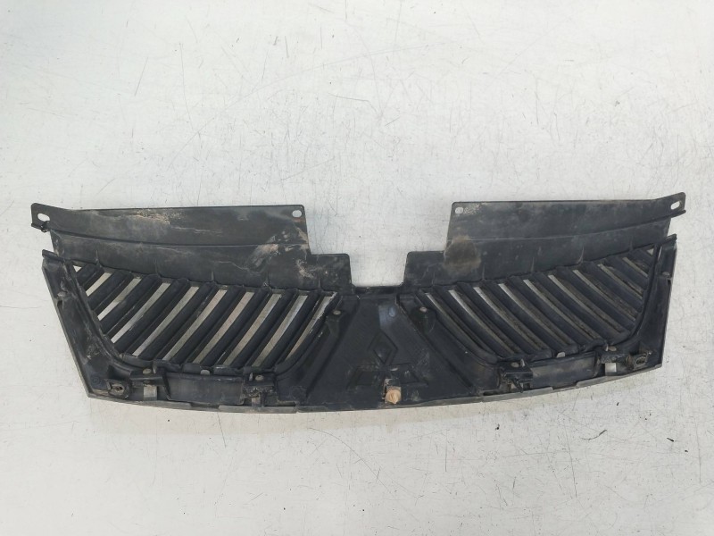 Recambio de rejilla delantera para mitsubishi outlander (cw0) 2.0 di-d intense referencia OEM IAM   