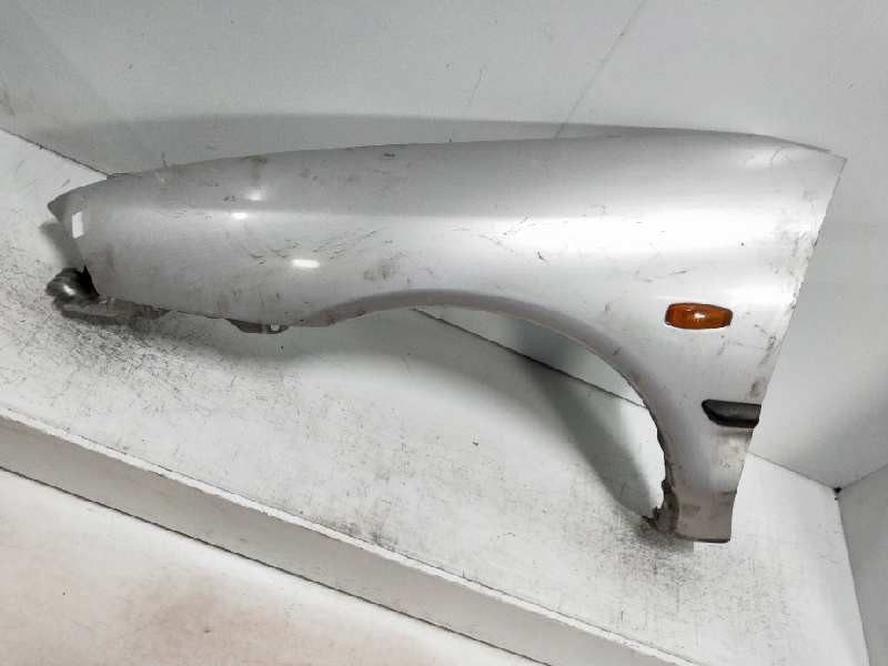 Recambio de aleta delantera izquierda para mitsubishi carisma berlina 4 (da0) 1.9 turbodiesel referencia OEM IAM   