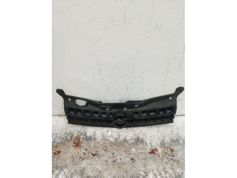 Recambio de rejilla delantera para opel astra h caravan 1.7 16v cdti referencia OEM IAM   