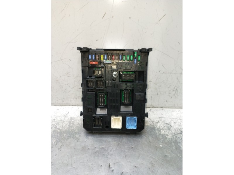 Recambio de caja reles / fusibles para peugeot 308 access referencia OEM IAM 9678477280 BSI04EVK0500 