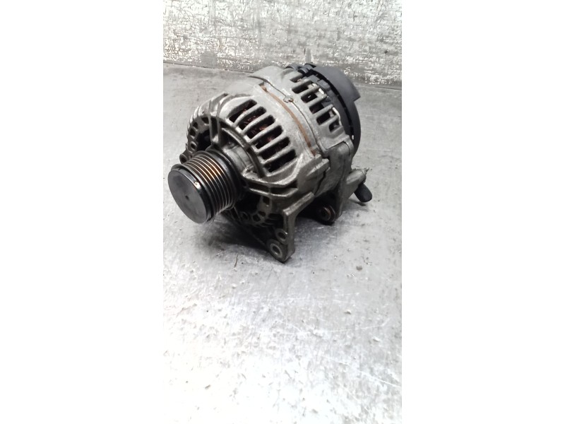 Recambio de alternador para seat ibiza iii (6l1) 1.9 tdi referencia OEM IAM 038903023 0124325001 90A
