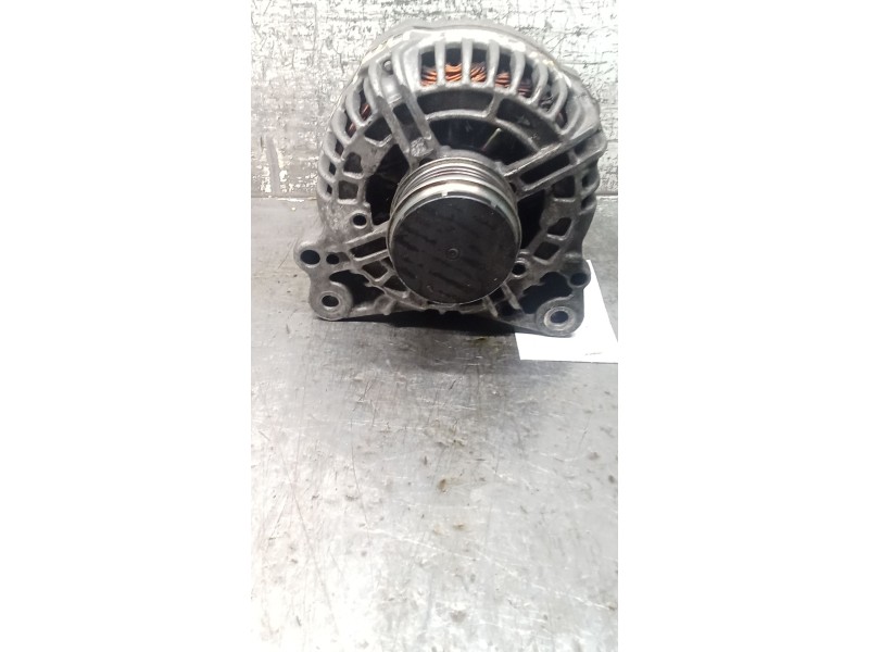 Recambio de alternador para volkswagen passat b5.5 (3b3) 1.9 tdi referencia OEM IAM 028903031 0124515083 120A