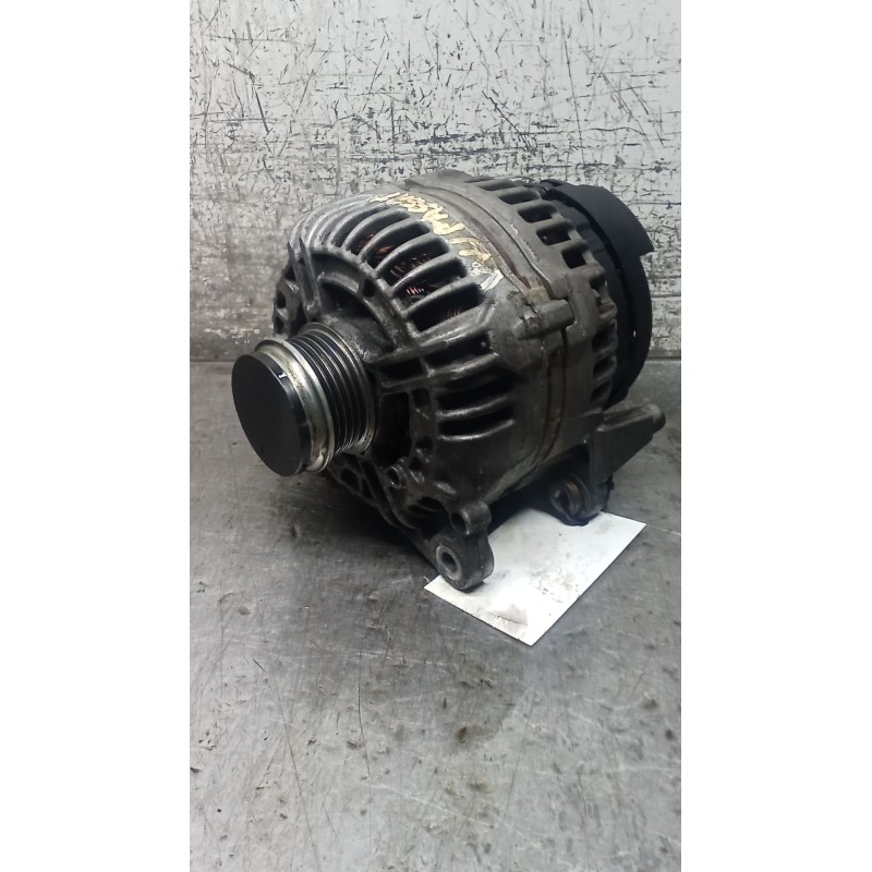 Recambio de alternador para volkswagen passat b5.5 (3b3) 1.9 tdi referencia OEM IAM 028903031 0124515083 120A