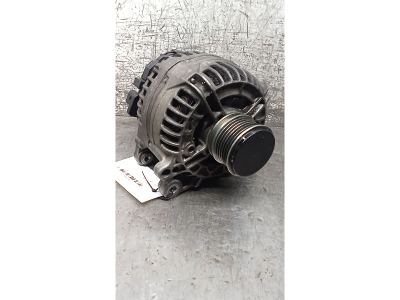Recambio de alternador para volkswagen golf iv (1j1) 1.9 tdi referencia OEM IAM 028903028E 0124515010 120A