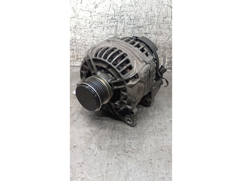 Recambio de alternador para volkswagen golf iv (1j1) 1.9 tdi referencia OEM IAM 028903028E 0124515010 120A