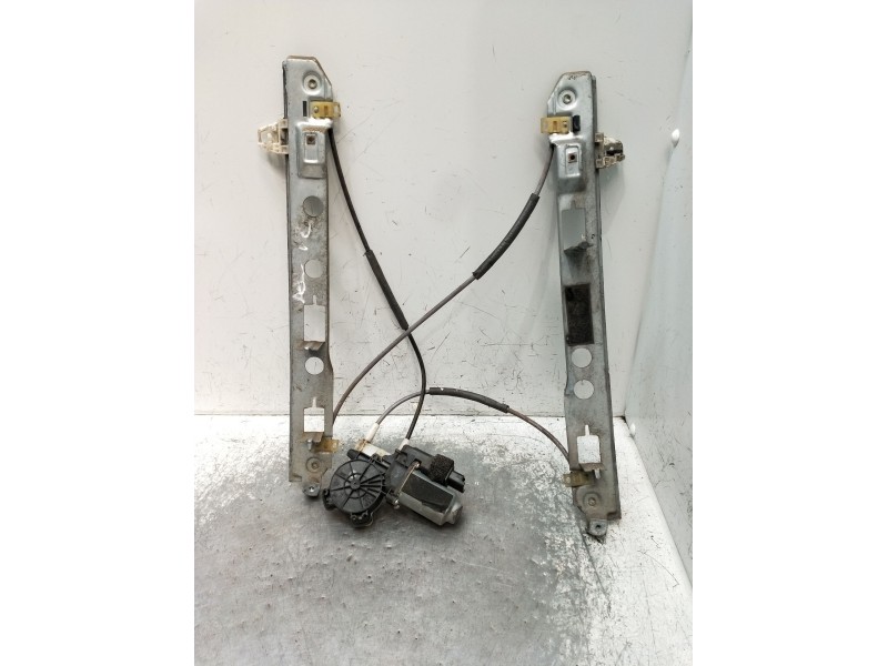 Recambio de elevalunas delantero izquierdo para renault megane ii (bm0/1_, cm0/1_) 1.5 dci (bm1e, cm1e) referencia OEM IAM 44077