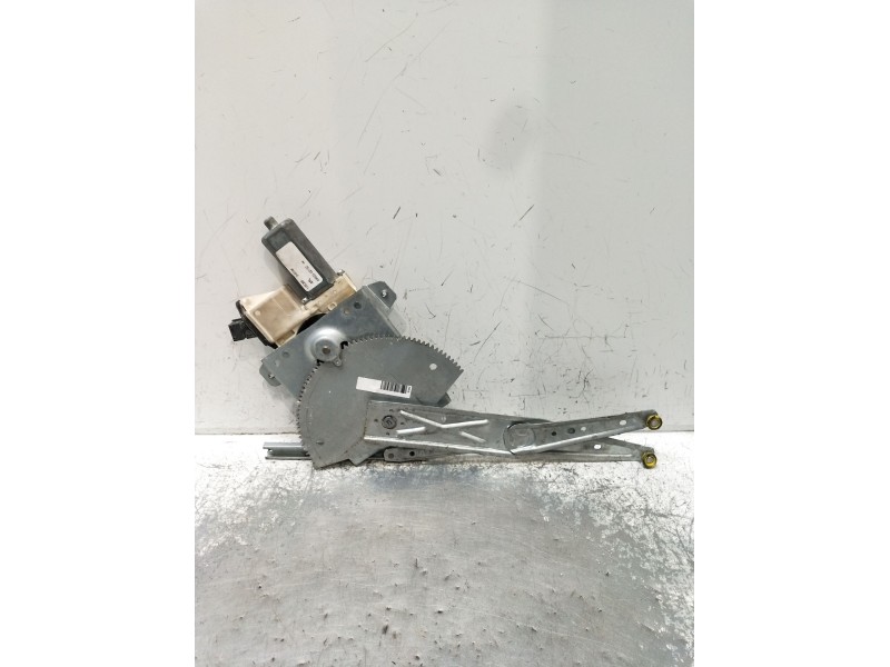 Recambio de elevalunas delantero izquierdo para toyota corolla (_e12_) 1.4 d (nde120_) referencia OEM IAM 6982002130 3P 