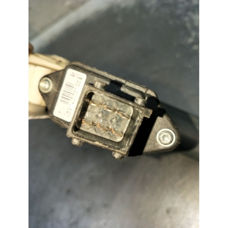 Recambio de elevalunas delantero izquierdo para toyota corolla (_e12_) 1.4 d (nde120_) referencia OEM IAM 6982002130 3P 