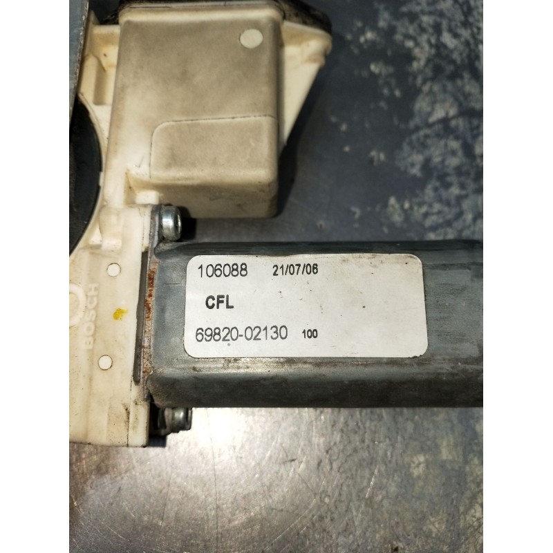 Recambio de elevalunas delantero izquierdo para toyota corolla (_e12_) 1.4 d (nde120_) referencia OEM IAM 6982002130 3P 